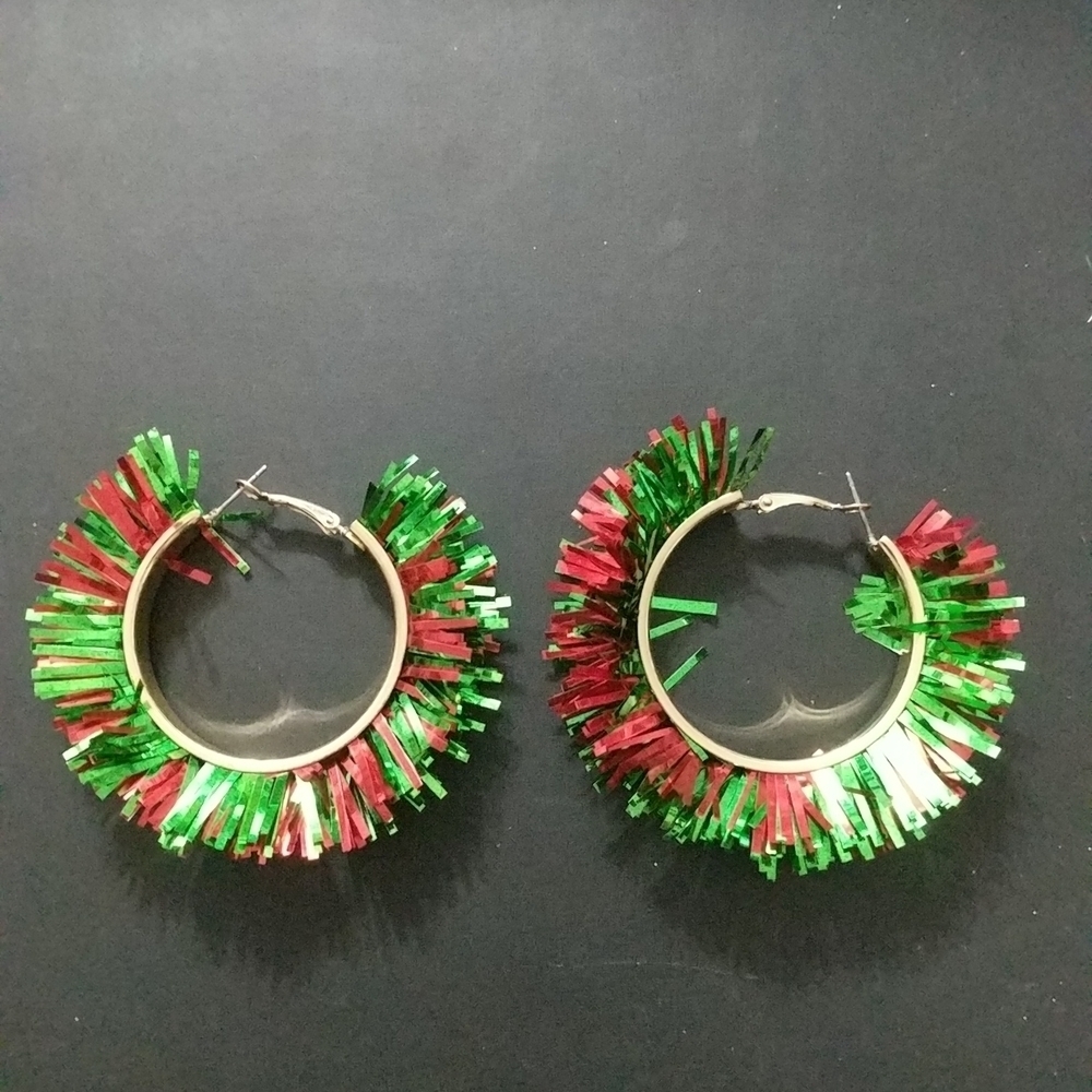 𝅺Gold Tone Red and Green Tinsel Hoop Christmas Holiday Statement Earrings